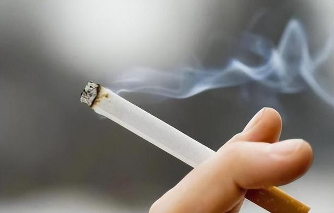 身體催你“戒煙”的4個(gè)信號(hào)，要是你全都有，要真的開始戒煙了！