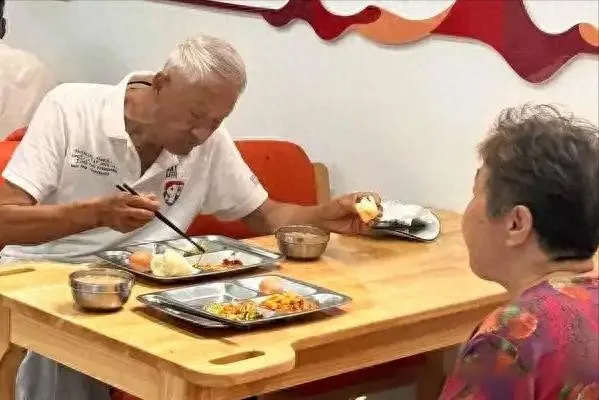 凡是能活過90歲的老年人，大多都不喜歡吃5種食物，看看你愛吃嗎