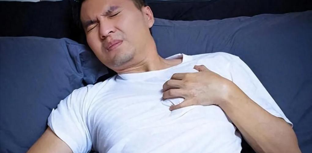 心梗與睡覺有關？再三勸告：睡覺不要做這4件事，或加大心梗風險