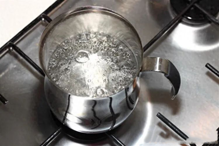 只喝燒開的自來水，不碰桶裝水礦泉水，最后結(jié)果如何？早知早受益