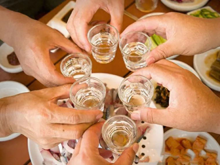 醫(yī)生坦言：男性如果長期不飲酒，一段時間后，身體會出現(xiàn)5大變化