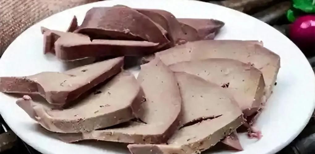 痛風(fēng)患者不能吃豬肉？醫(yī)生提醒：寧愿餓著，也別多吃這幾種肉類！