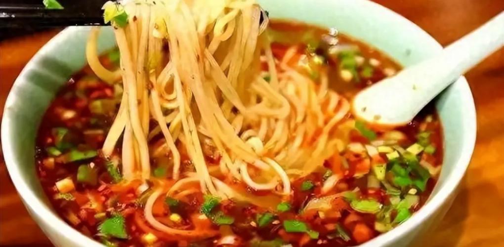 肝不好的人要少吃面條？醫(yī)生坦言：養(yǎng)護肝臟，建議遠離4種食物