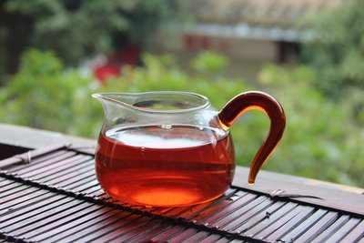 年過60歲要遠(yuǎn)離喝茶？醫(yī)生坦言：不想早進(jìn)醫(yī)院，4種茶類避免飲用